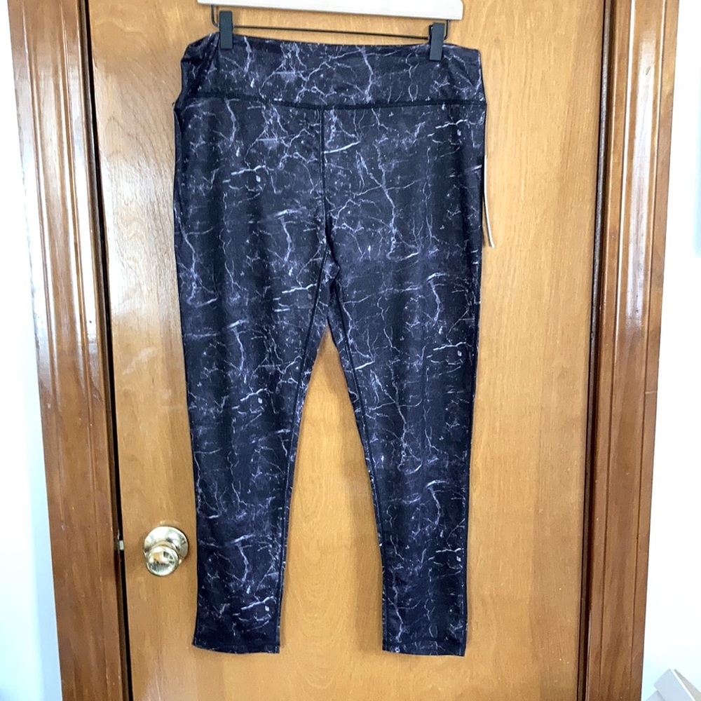 NWT stretchy Mono b athleleisure pant in 1X
